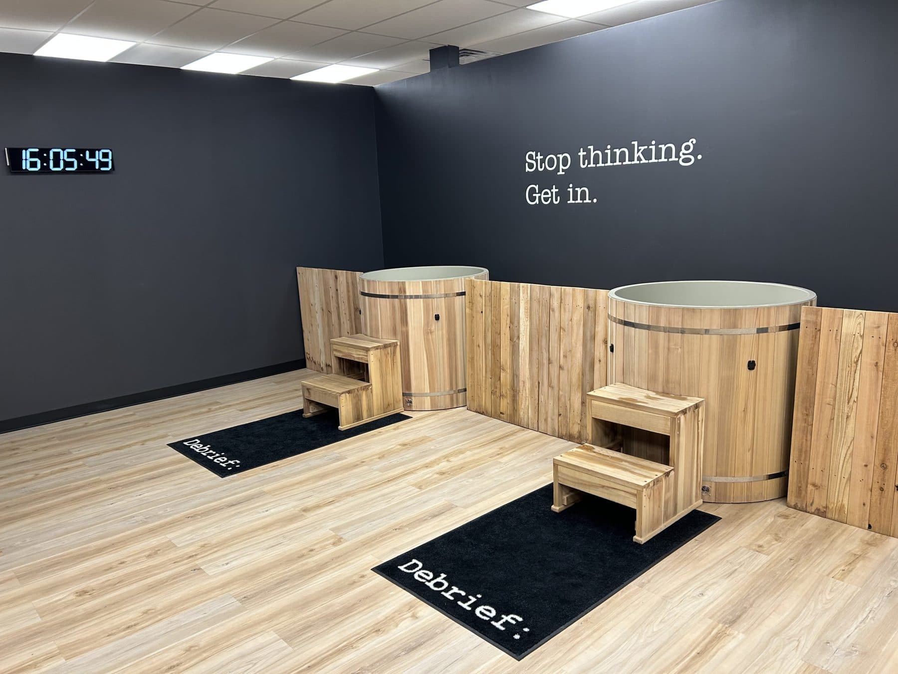 Debrief Recovery sauna and cold plunge area for private group events
